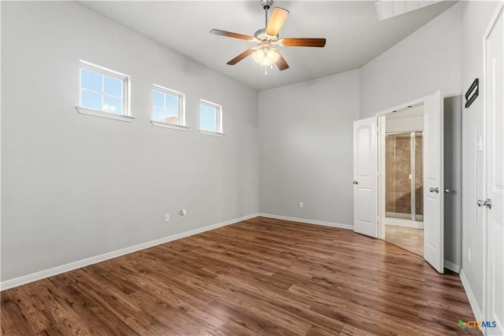 Photo of 6409 Louise LN
