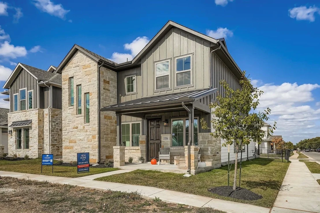 Photo of 376 Orleanian DR