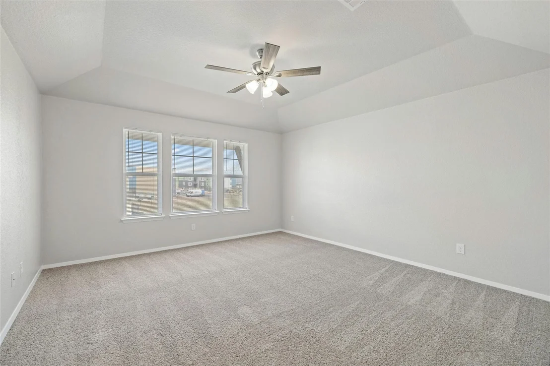 Photo of 5000 Black Onyx DR