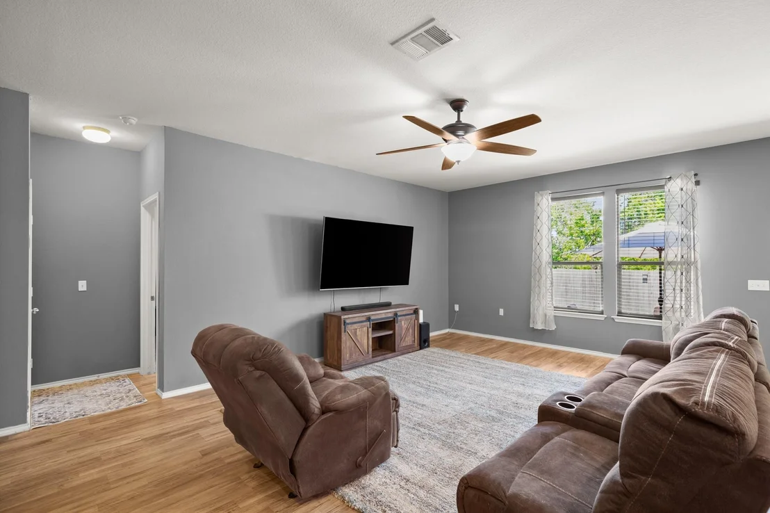 Photo of 15204 Guffey DR