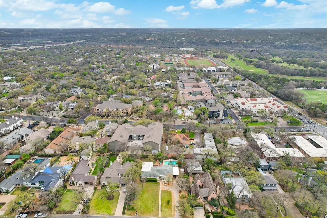 Photo of 2511 Bridle PATH