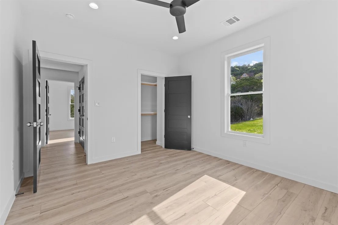 Photo of 11005 Beach RD