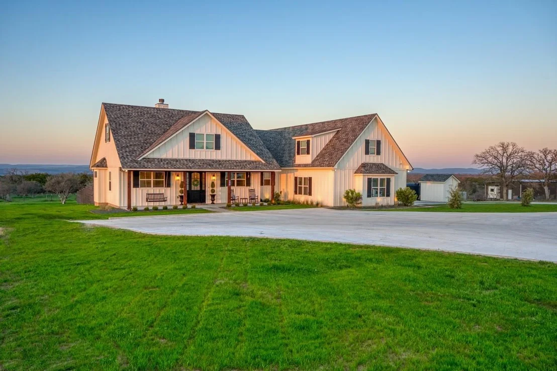 Photo of 104 Schoolhouse LN