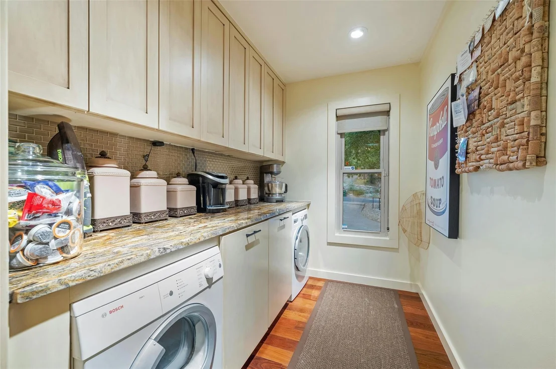Photo of 6108 Highlandale DR