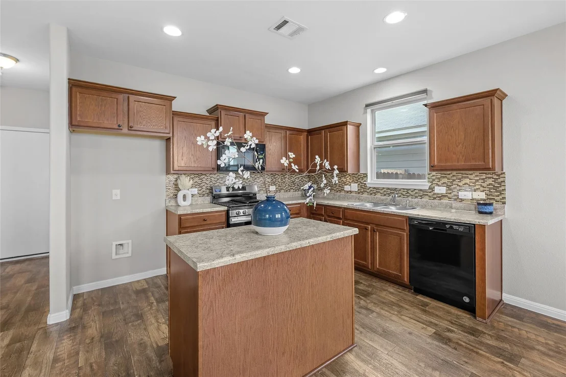 Photo of 139 Corvid DR