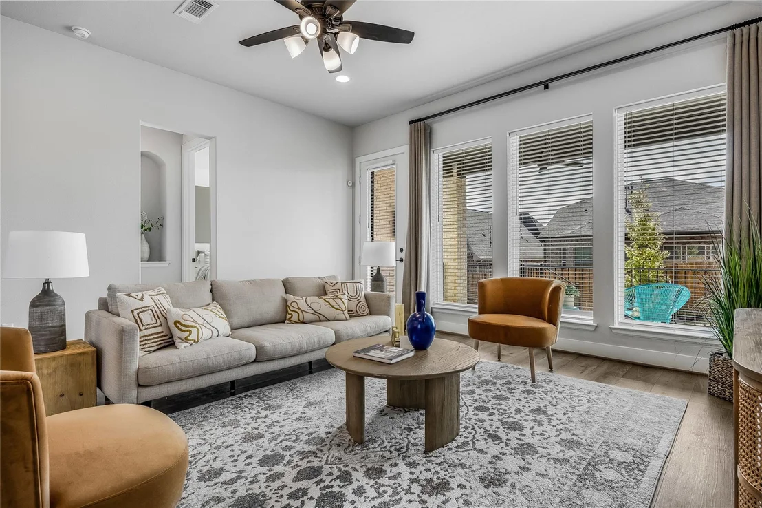 Photo of 200 Green Knoll LN