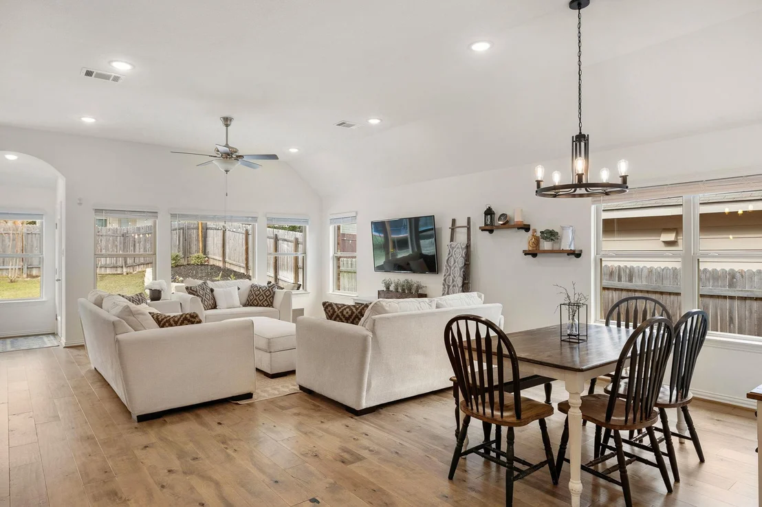 Photo of 421 Red Matador LN