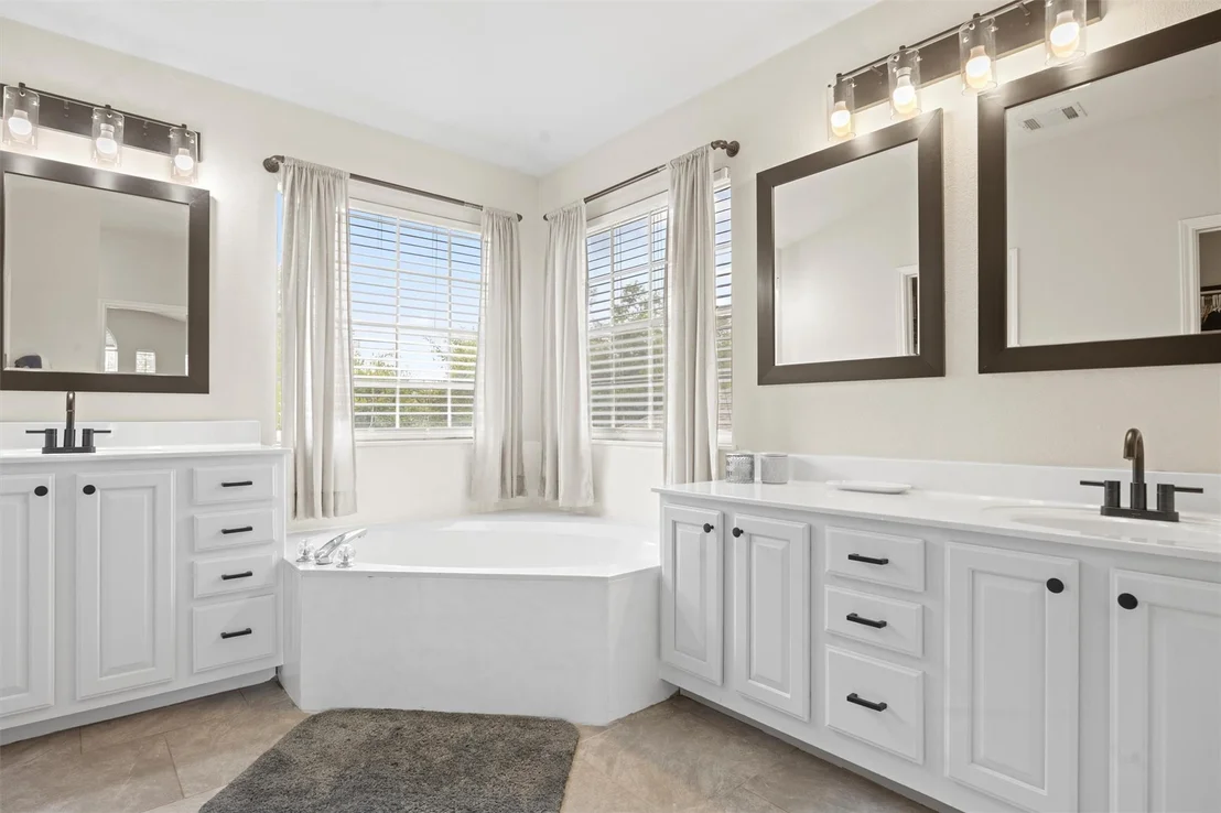 Photo of 10737 Quarry Oaks TRL