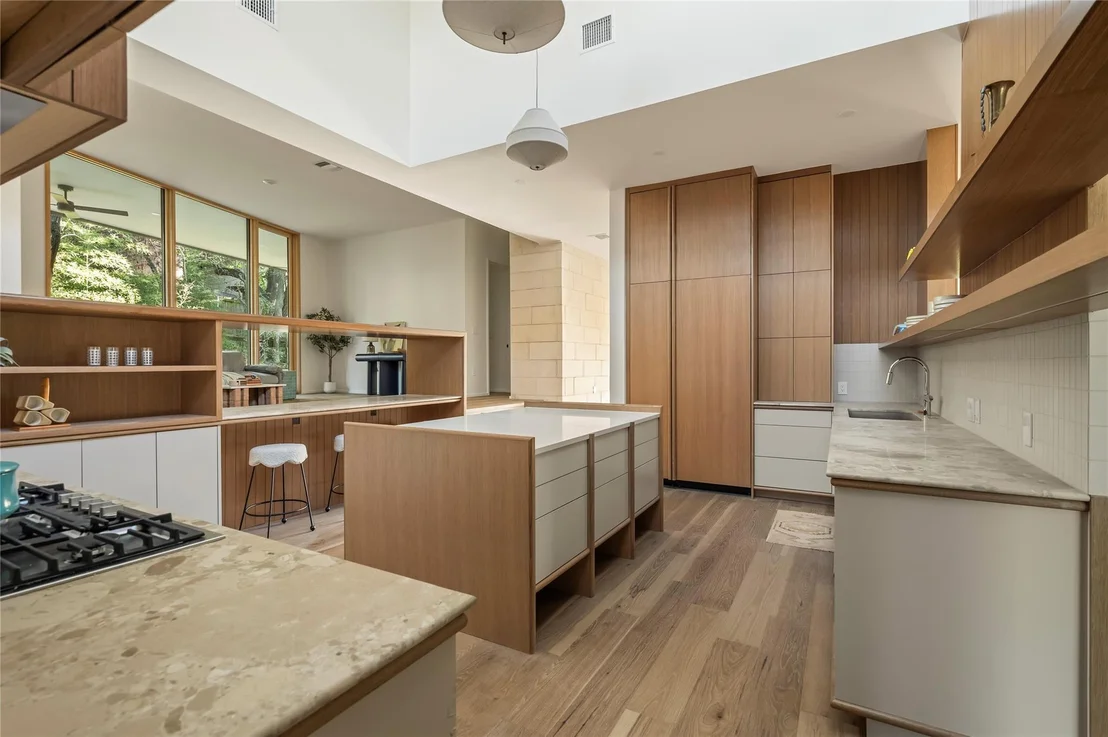 Photo of 1705 Cliffside DR