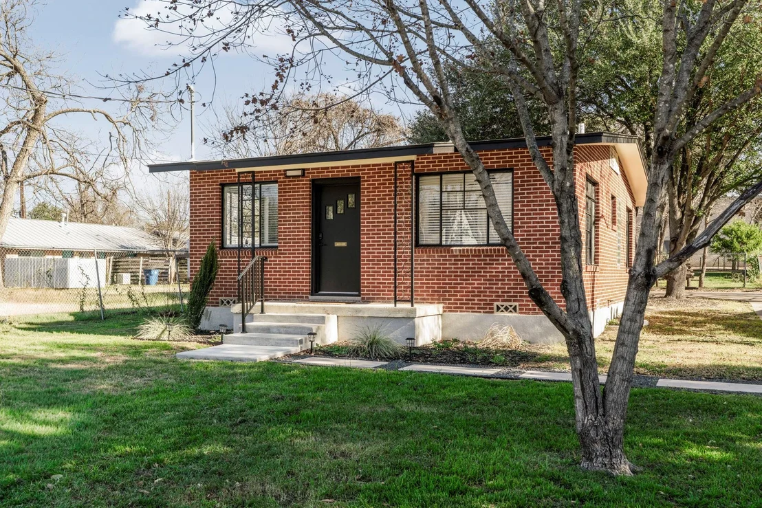 Photo of 5611 Joe Sayers Ave
