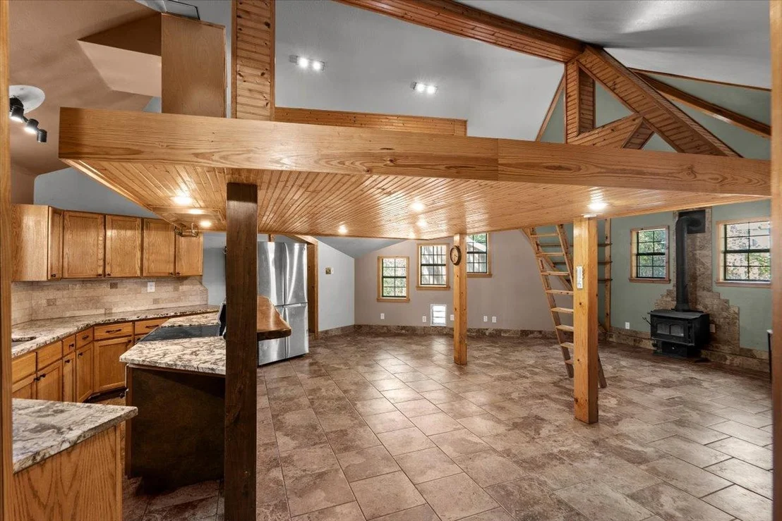 Photo of 138 Forest LN