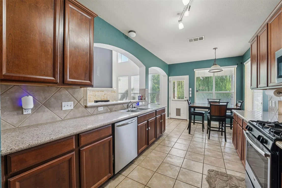 Photo of 2301 Ambling TRL