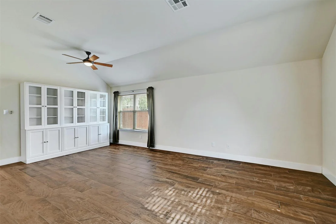 Photo of 1301 Rainbow Parke DR