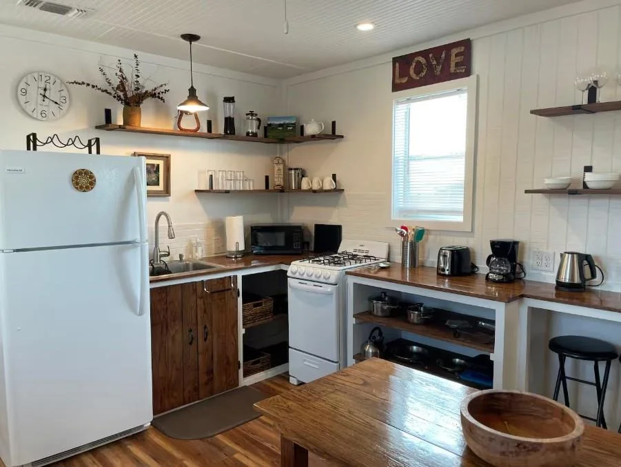 Photo of 1281 Post Oak Point RD