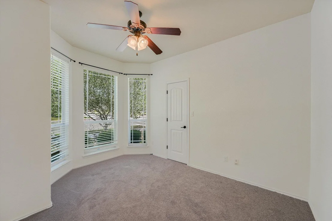 Photo of 1049 Sanders