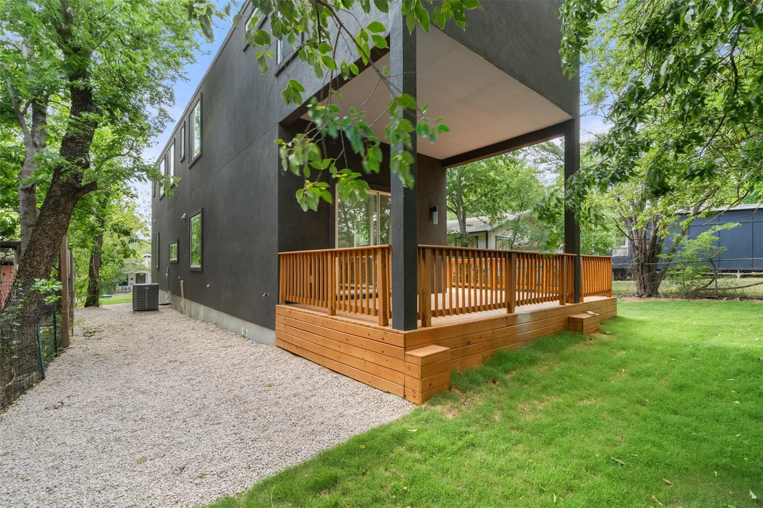 Photo of 1605 Cedar Ave