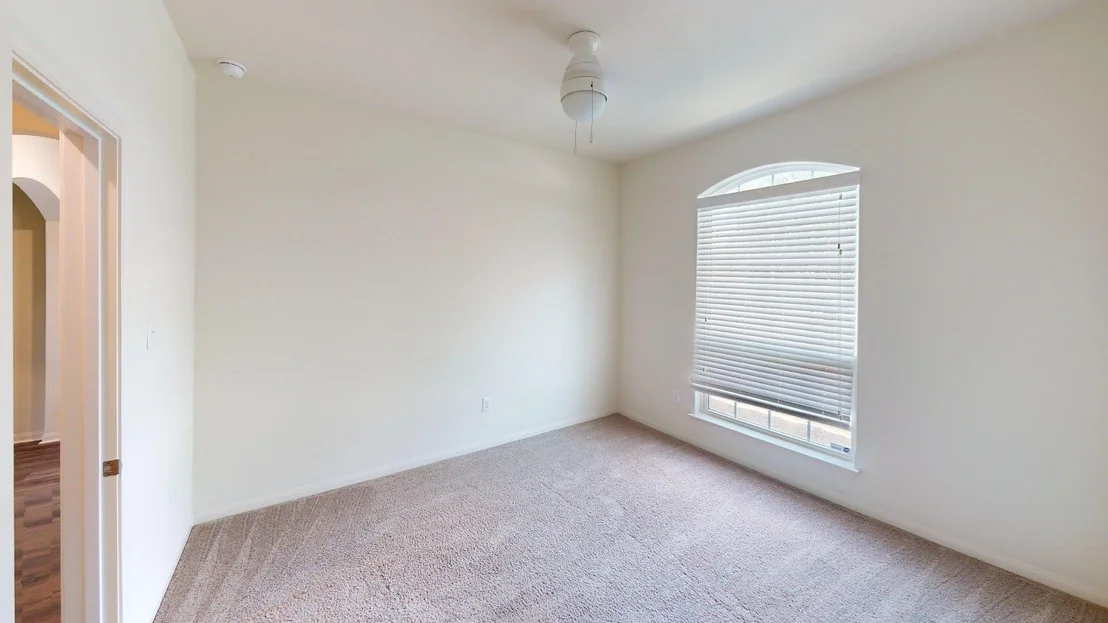 Photo of 1531 Twin Estates DR