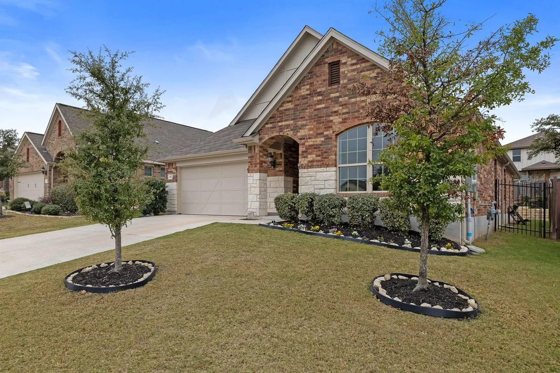 Photo of 421 Red Matador LN