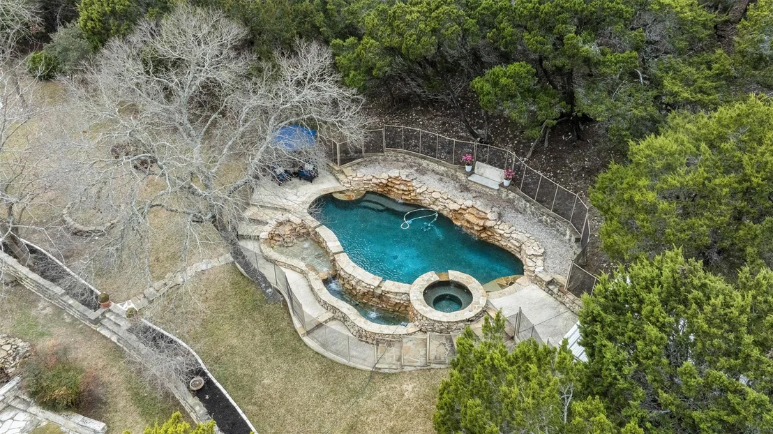 Photo of 5926 Lakeside DR