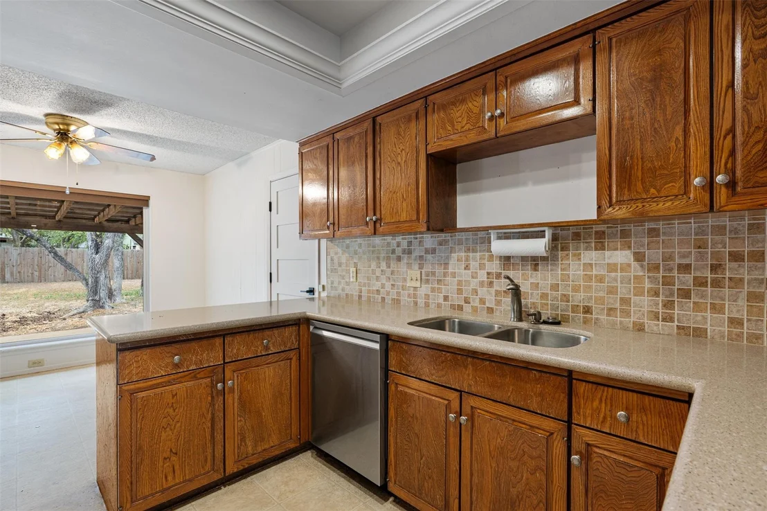 Photo of 1002 Penny LN