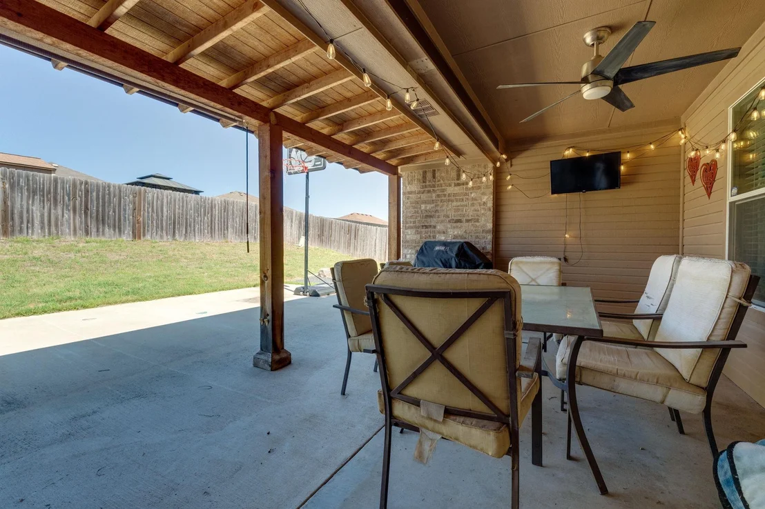 Photo of 2411 Scott DR
