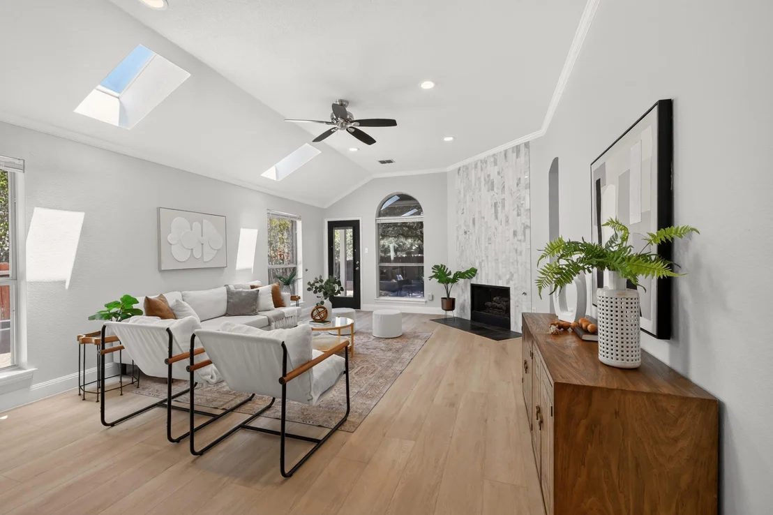Photo of 13536 Anarosa LOOP