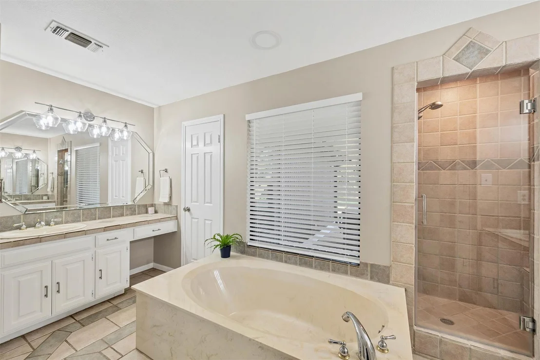 Photo of 3104 Oak Bend DR