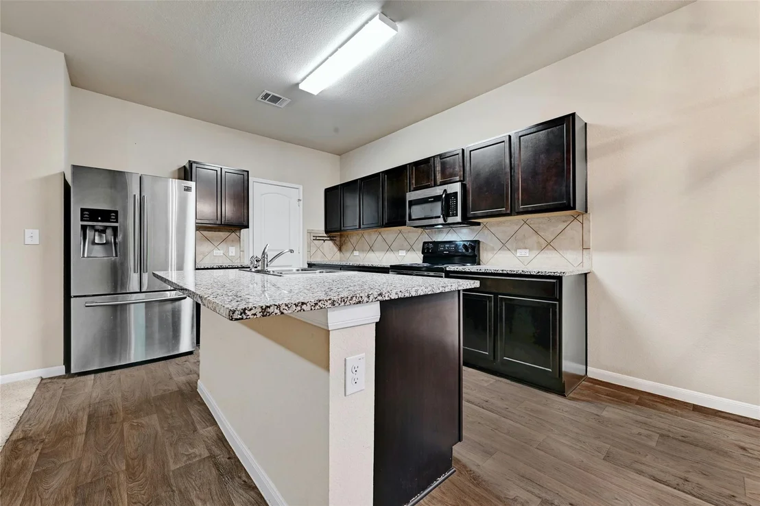 Photo of 6301 Wideleaf DR