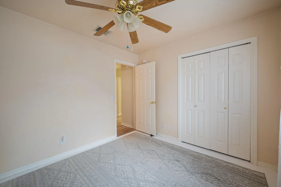 Photo of 450 Zebra DR