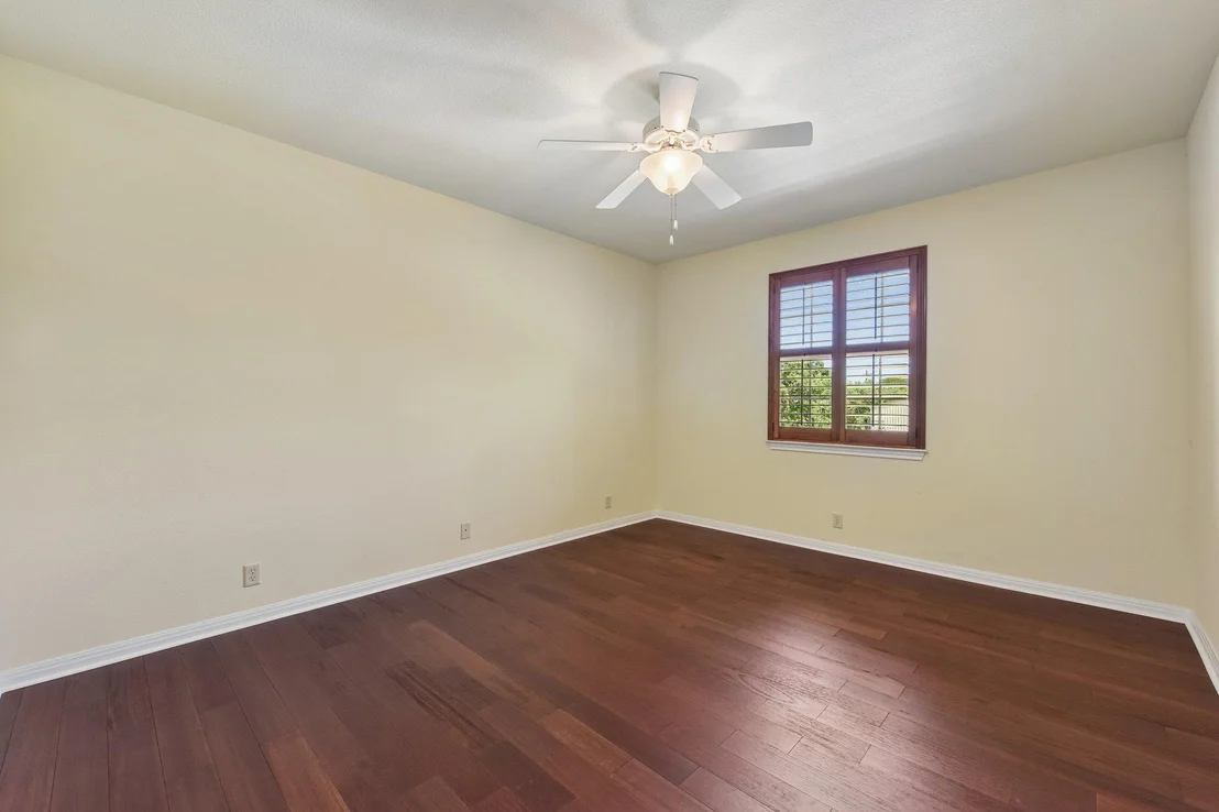 Photo of 1915 Oak Forest DR
