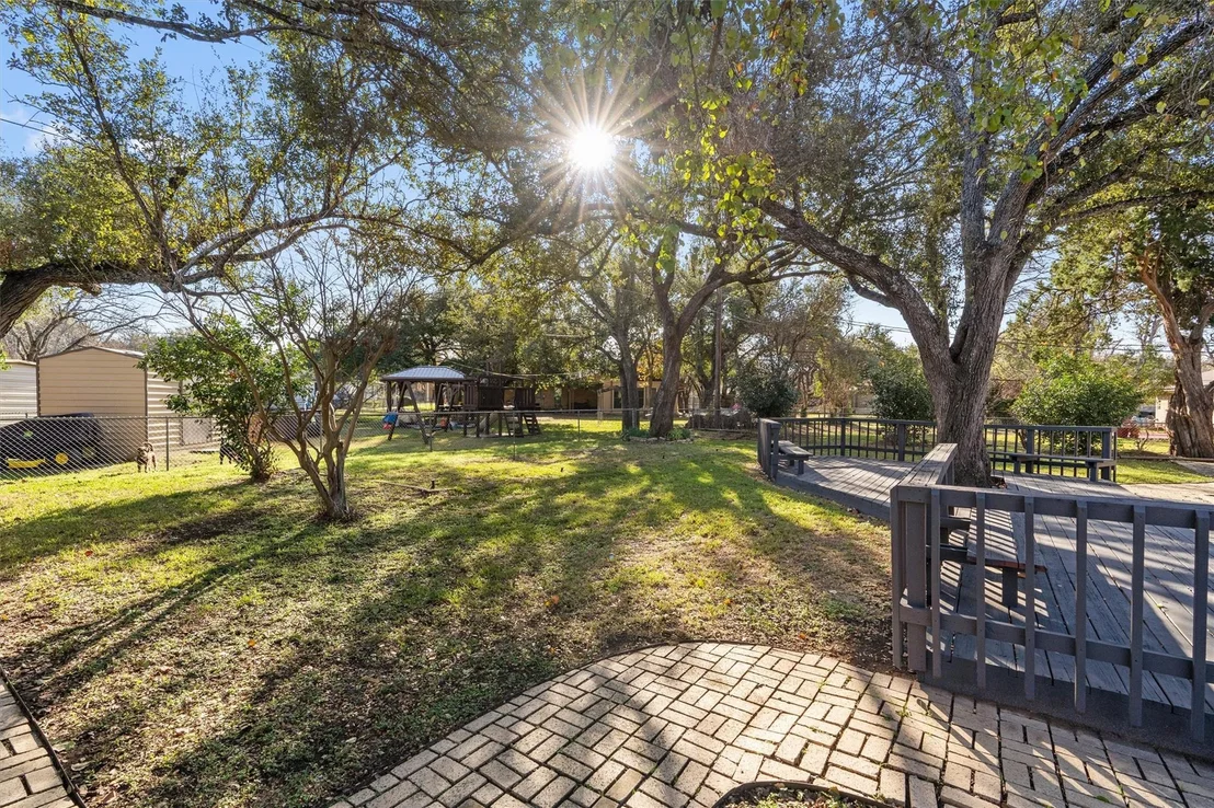 Photo of 1701 Deep Wood DR