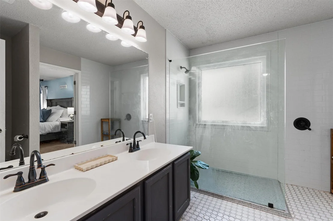 Photo of 372 Tobin DR
