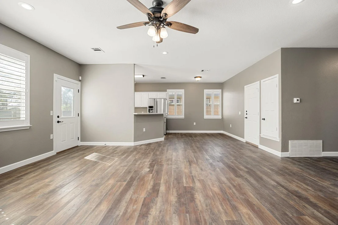 Photo of 4805 Louis Ave
