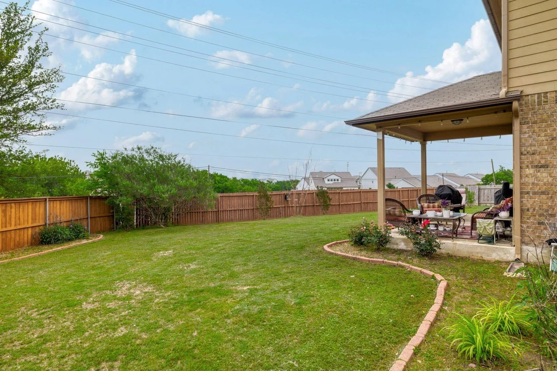 Photo of 588 Bottle Brush DR