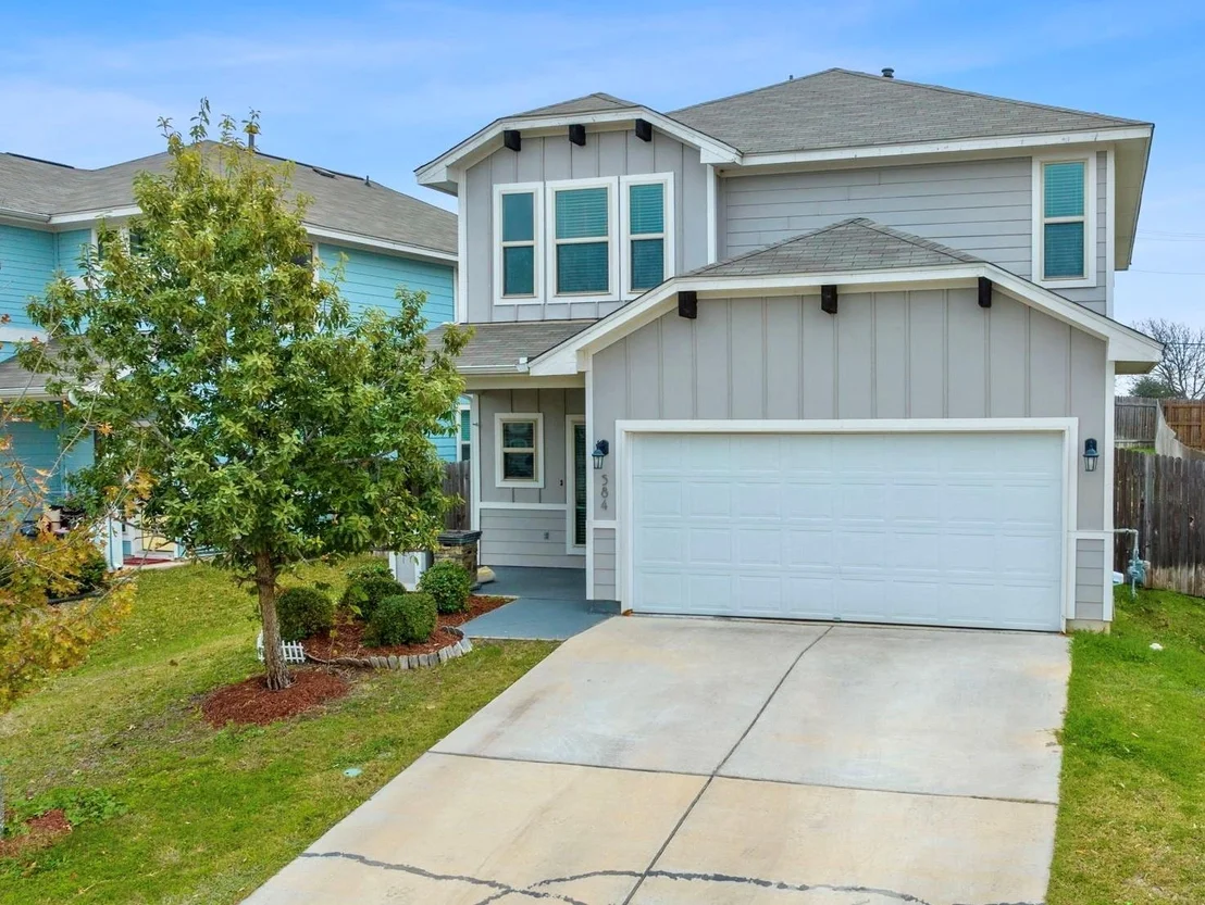 Photo of 584 Twisted Oaks LN