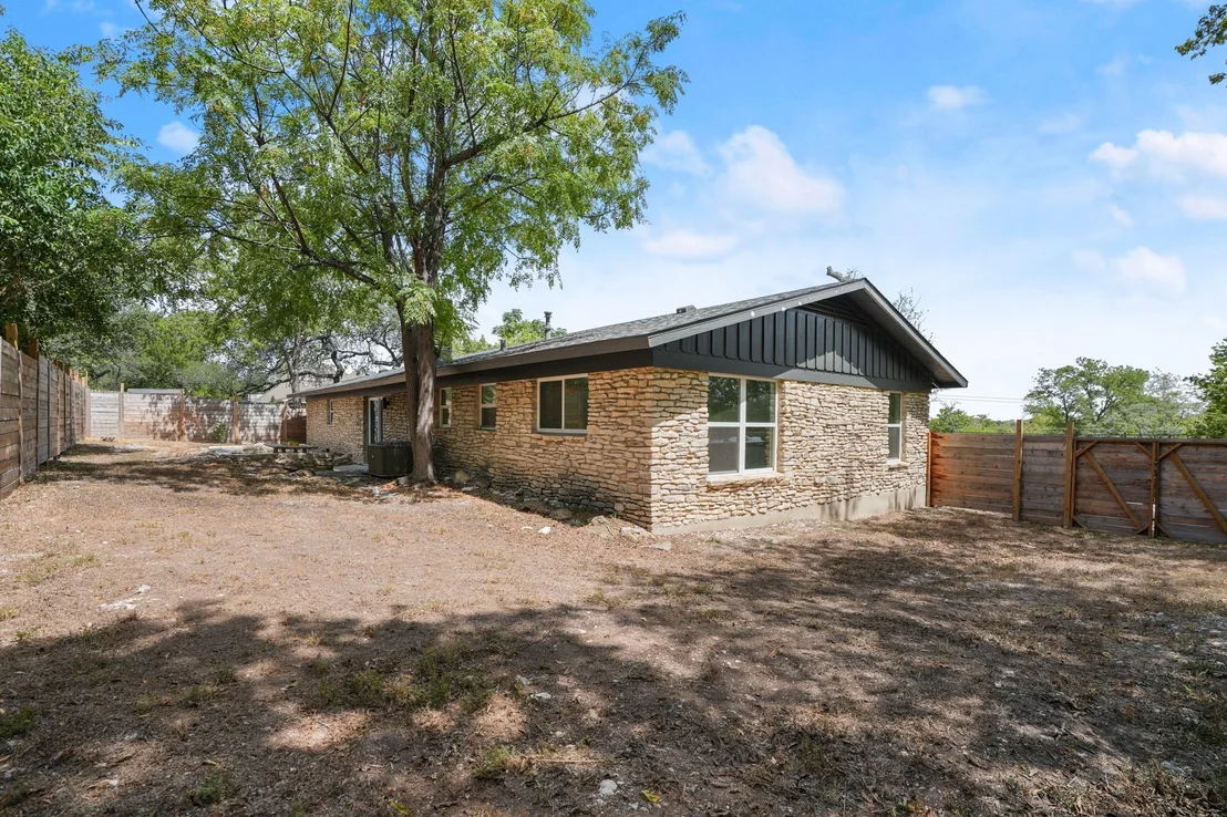 Photo of 11704 Indianhead DR