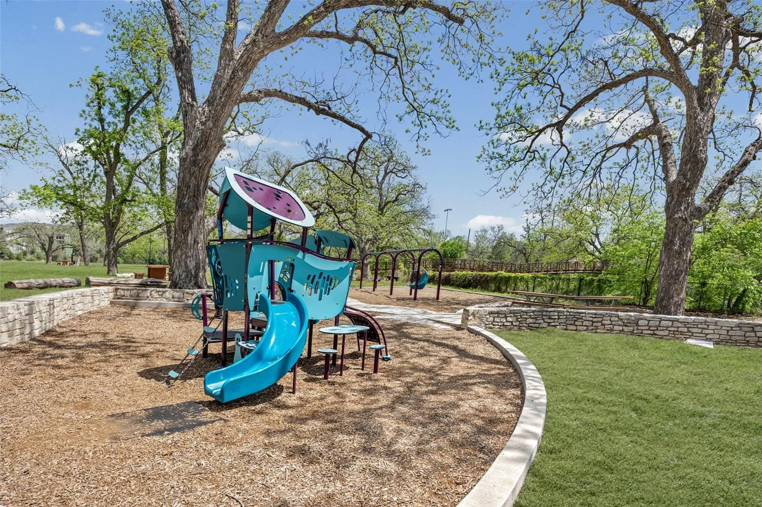Photo of 5500 Stuart CIR