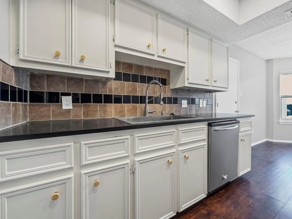 Photo of 1002 Cresswell DR