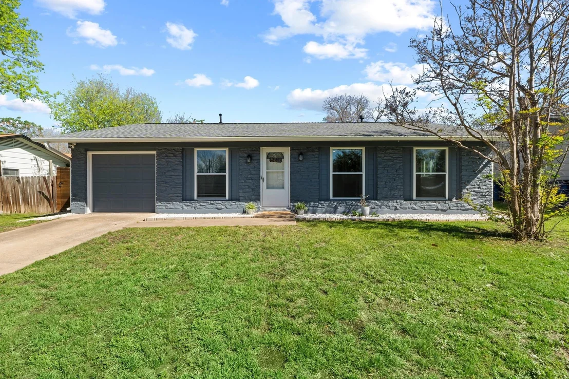 Photo of 5811 Glenhollow PATH