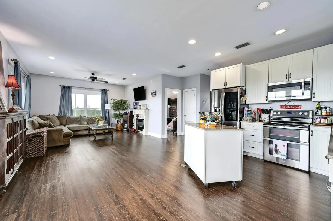 Photo of 9700 Angelwylde DR
