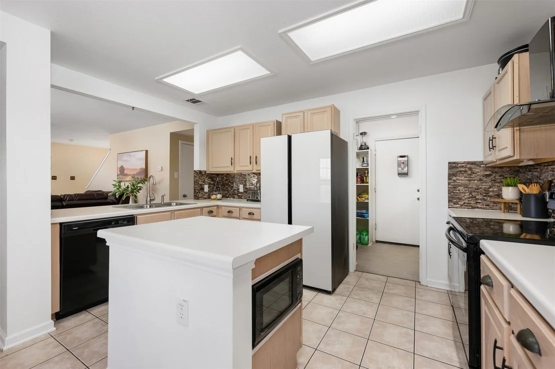 Photo of 200 Deercreek LN