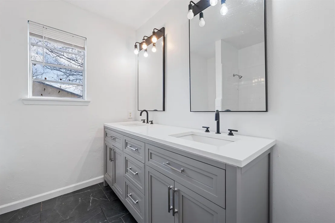 Photo of 1106 Hackberry DR