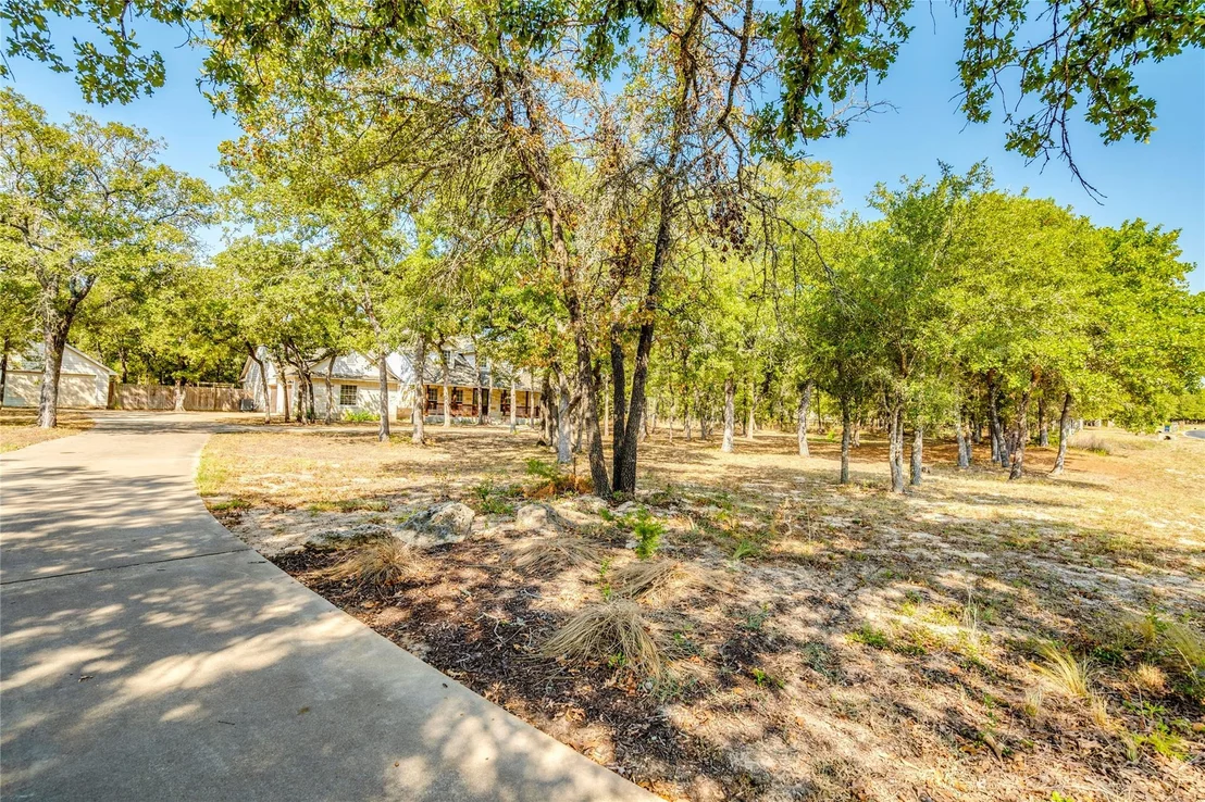 Photo of 517 Arbors CIR