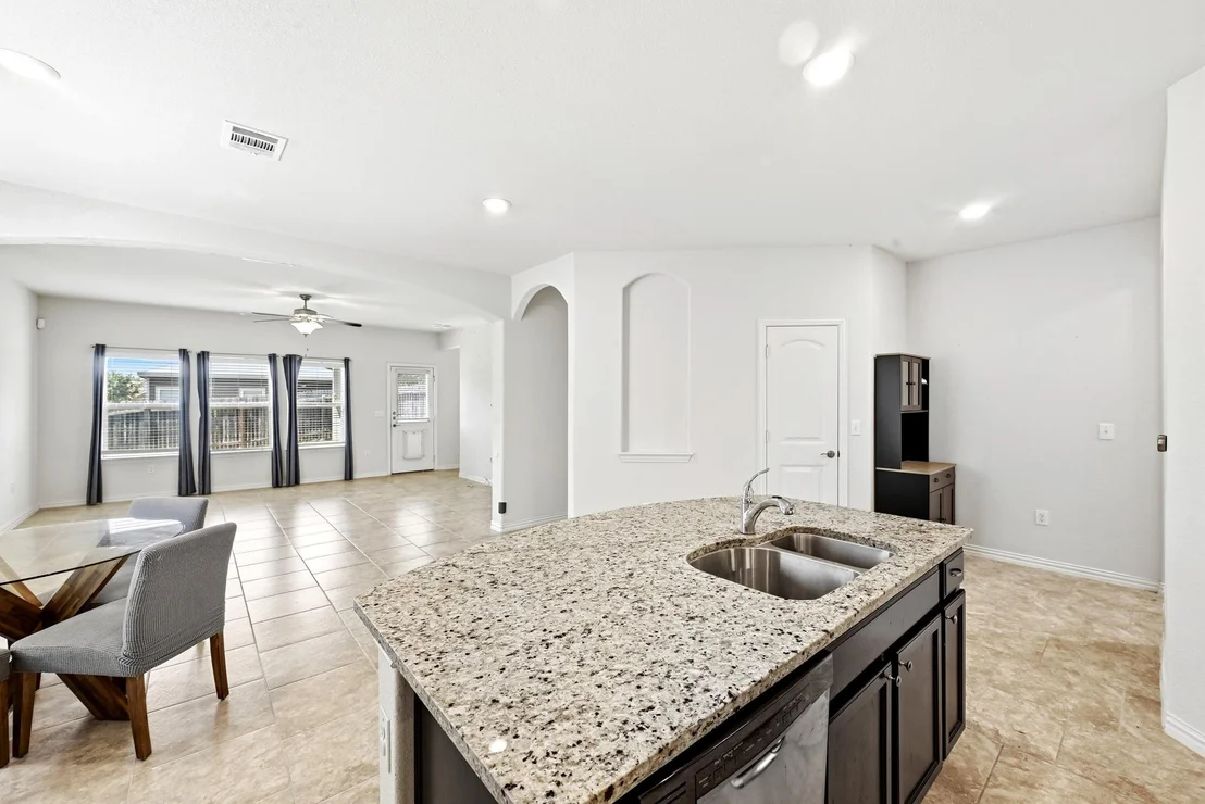 Photo of 10240 Crescendo LN