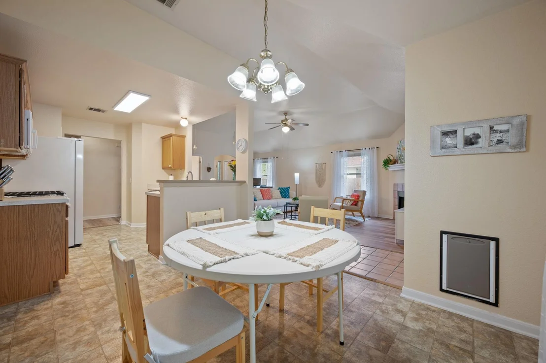 Photo of 450 Zebra DR