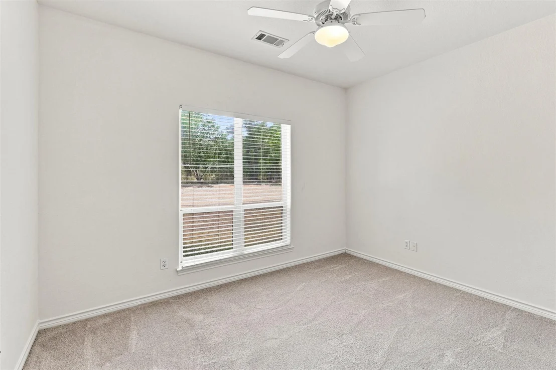 Photo of 3303 E Scenic LOOP