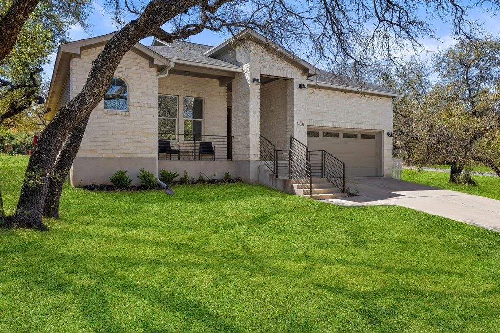 Photo of 338 Coventry RD