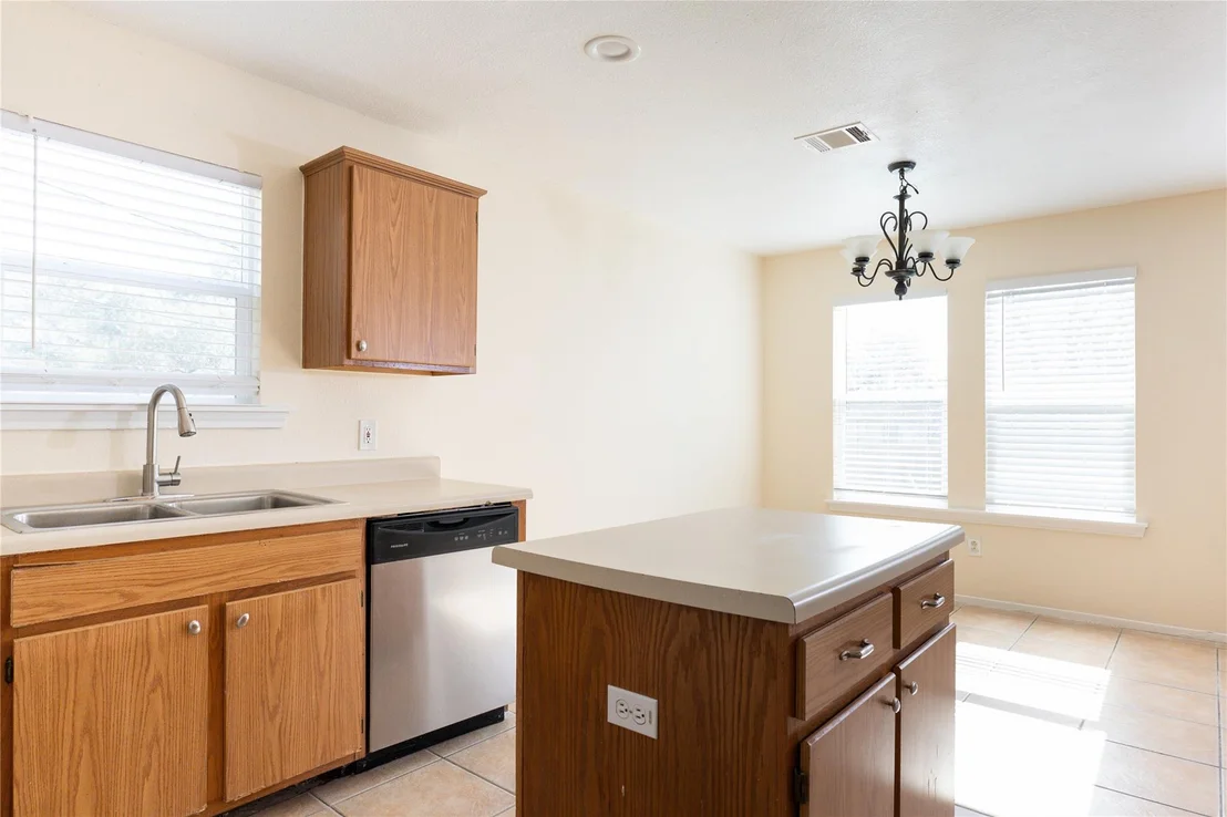 Photo of 1705 Sylvia LN