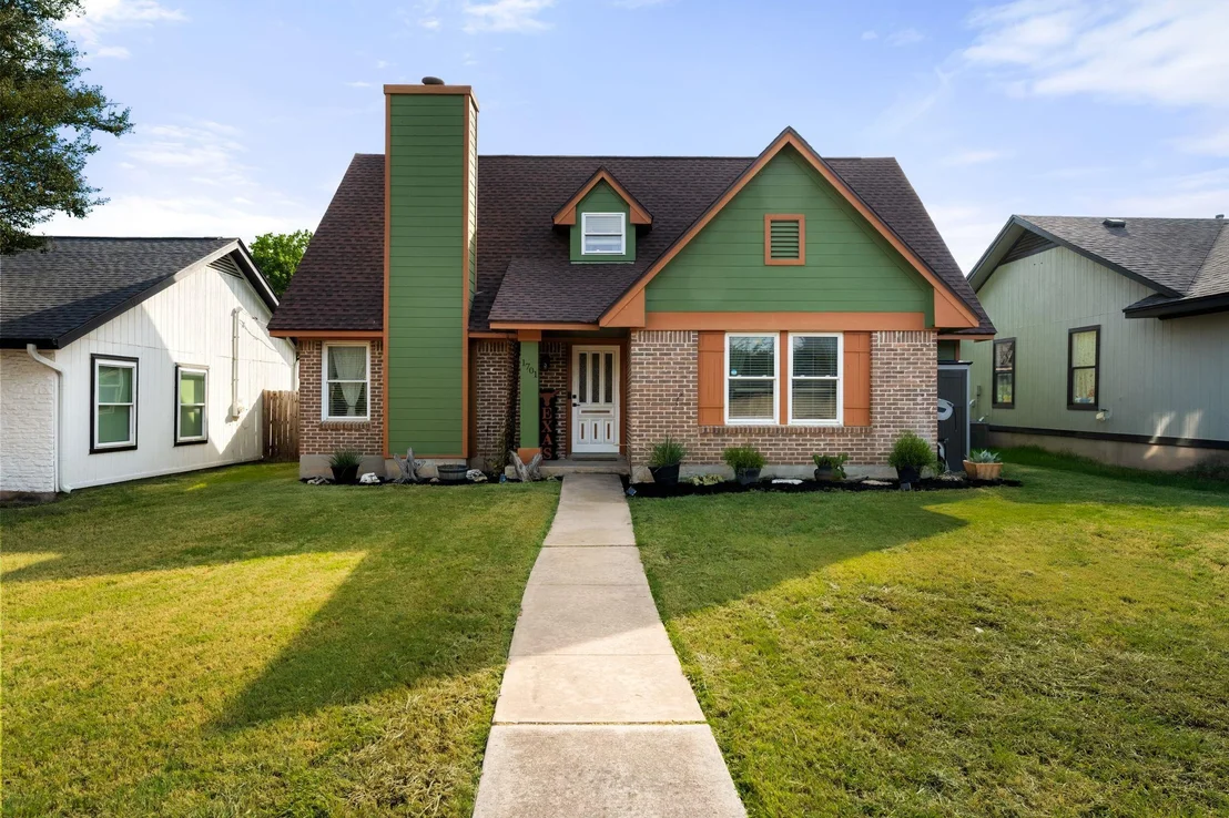 Photo of 1701 Greenlawn BLVD