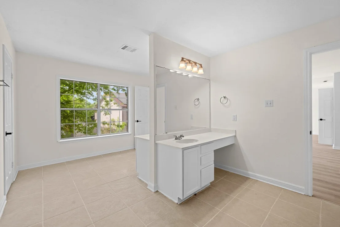Photo of 1181 Forest Bluff TRL